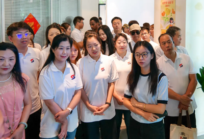 与春天同行——市民走进陕西自贸试验区能源金贸功能区 共话企业孵化管理咨询服务新机遇